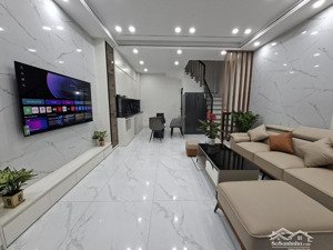bán nhà ngõ 94 thượng thanh, 60m2, 3t, giá 5.9 tỷ. ngõ riêng, cách ô tô 20m