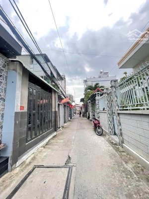 đất đẹp 7x18.7 vuông vức hxh shr huỳnh tấn phát giá 5.16t