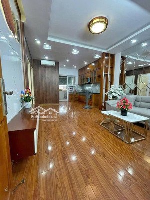 9 tỷ trương định 40m2 5 tầng - ba bước ra ô tô tránh - ngõ thông - bãi gửi xe ngay gần nhà