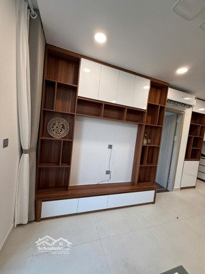 cho thuê căn hộ chung cư dự án khai sơn city 
dt 101,5m ,3pn, full nội thất mới tinh