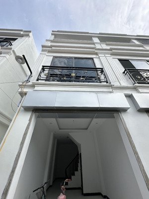 đón dự án vin cao viên, em bán căn nhà 4t ô tô đỗ cổng giá đang tốt nhất khu vực chỉ 2.6 tỷ