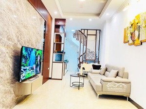 bán nhà mới, full nội thất, gần phố an dương, tây hồ, dt: 33 m2, giá: 7 tỷ 800 tr. lh: 