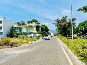 chỉ 41 triệu/m2 bán 287,5m2 lô góc đẹp 2 mặt tiền đường lớn gói 7 mỹ gia đối diện công viên