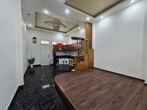 bán nhà đường ô tô 2 mặt tiền phường 4, đà lạt. uyên tìm khách thiện chí