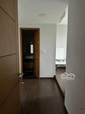 cần bán căn hộ krista, quận 2,3pn, có sổ hồng, giá 6 tỷ. lh 