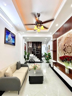 chính chủ bán gấp nhà minh khai cách 20m ra ô tô thang máy full nội thất