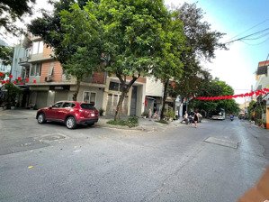 chính chủ cần chuyển nhượng nhà tái định cư thượng thanh - việt hưng , vỉa hè kinh doanh sát hồ cv