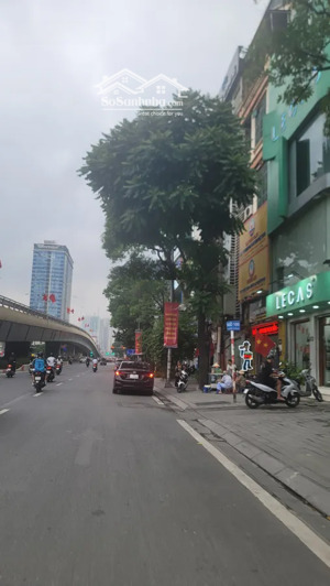 mặt phố nguyễn chí thanh lô góc 3 mặt thoáng vỉa hè rộng kinh doanh đỉnh