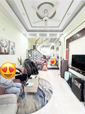 bán nhà khu tên lửa, 4x15m, ngay nhà thờ phaolo, xe hơi đậu cửa, sổ hoàn công.