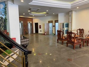 cho thuê mặt bằng đẹp khu chợ đầm đông khách địa phương và du lịch