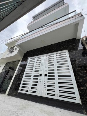 nhân - nhà 3 tầng hẻm phú đức, vĩnh hoà. ra biển 800m