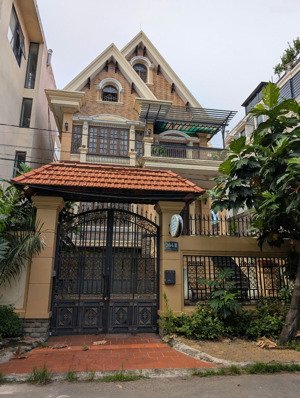 siêu rẻ biệt thự nguyễn văn hưởng, thảo điền dt gần 400m², sân vườn đẳng cấp giá chỉ 86 tỷ!