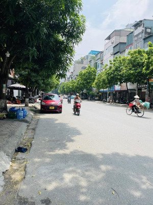 quá hiếm - duy nhất 1 căn phố trần quốc hoàn 2 thoáng, 40m2 mặt tiền 4m 4 tầng cạnh ddah ngoại ngữ