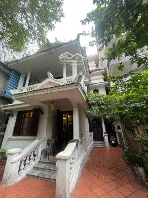 vip! biệt thự sân vườn từ hoa - tây hồ, 180m2 full thổ cư, ngõ thông, sát hồ tây, giá 68 tỷ