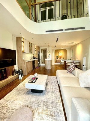 cần bán căn hộ sky villa toà onsen. ecopark diện tích 67m/1sàn. 