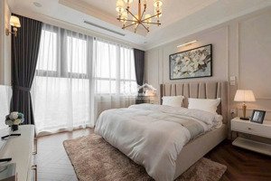 bán gấp căn góc dự án 93 láng hạ, full nội thất tầng đẹp giá chỉ 125tr/m2. lh: 