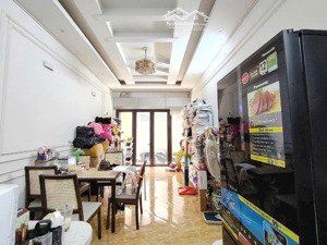 nhà 5 tầng phố cầu giấy - chủ giảm gần 1 tỷ, ngõ thoáng, 30m ra đường lớn, 7.4 tỷ, về ở