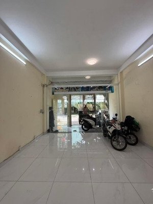 bán nhà q6 mặt tiền 5 tầng bình phú ngay chợ lớn [ 4 x 20m ] đường nhựa 10m chỉ hơn 11 tỷ.