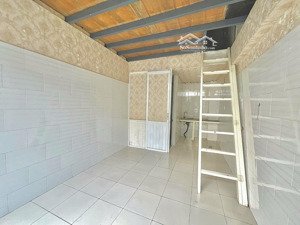 phòng gác lửng rộng rãi gần hoàng diệu 2, thủ đức