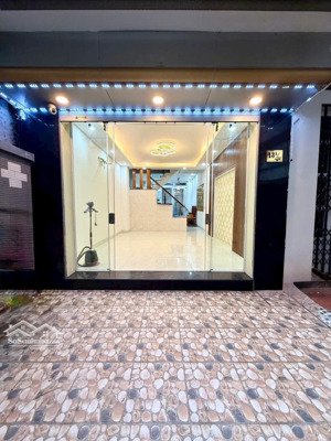 bán nhà 4 tầng phố cấm - có sân cổng trước sau diện tích: 50m2, kết cấu: 4 tầng