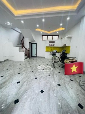 đại học thành đô-công nghiệp, ô tô nhỏ đậu cổng, dòng tiền ổn định
nhà mới lô góc 3 mặt tho