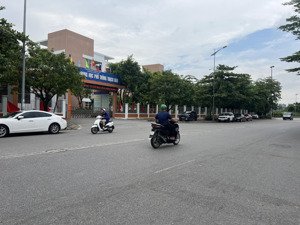 tái định cư vũ đình tụng thạch bàn -hàng xóm garden city -95m2 -mặt tiền 5.5m -đường 12m vỉa hè