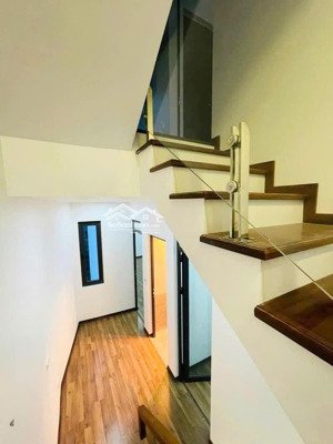 cực hiếm nhà 4 tầng 44,3m2 đường thông ô tô đỗ cửa ngay quận ủy hồng bàng