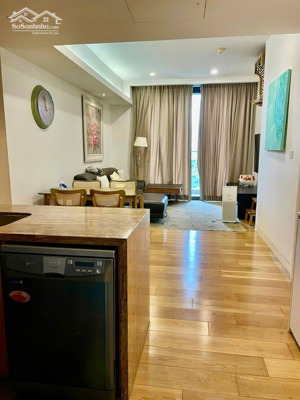 bán căn hộ indochina plaza hà nội xuân thuỷ, cầu giấy. lh: chị thảo