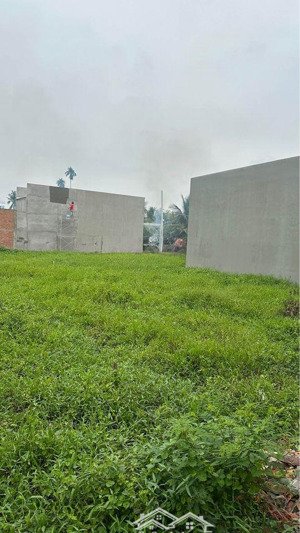 chủ bán gấp đất nằm trên đường lê văn lương, nhơn đức, nhà bè. dt 94m2/1ty130, sổ hồng riêng.