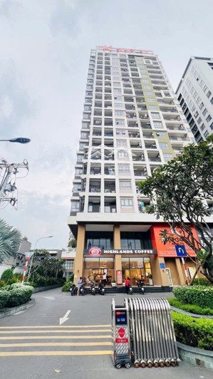 chính chủ cần cho thuê căn góc 2pn 2wc có đủ nội thất ngay làng đại học quốc gia , vào ở ngay