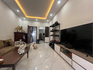 bán nhà 40m2 ngõ quỳnh - hbt - dân xây mới 4 tầng - mặt tiền 4.2m - giá 10.9 tỷ có tl