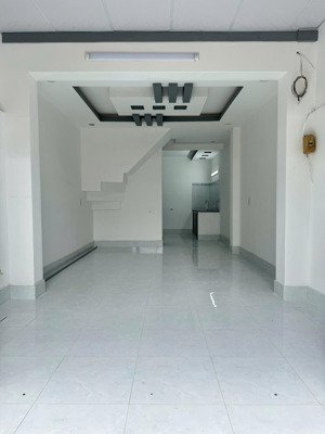 nhà bán tại hẻm 1902 đường lê văn lương, dt 35m2 2 phòng ngủ và 2 phòng tắm.