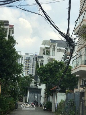 gần gigamall, bán căn hộ dịch vụ 5 tầng, hẻm xe tải, 141m2 ngang 8m, view sân banh