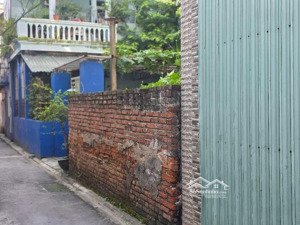 đất siêu đẹp thông số vàng đường ô tô trung tâm thị trấn trâu quỳ.
+ dt 57m2, mt 4,8m.