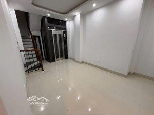 bán nhà 32m2x 6 tầng thang máy đê la thành, trung tâm ba đình, giá 7.8 tỷ có thương lượng