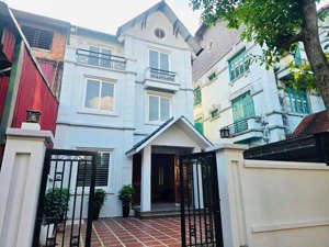bán biệt thự hoàn sơn- bắc ninh-trung tâm của 4 kcn lớn ven thủ đô giá chỉ ngang căn chung cư nhỏ
