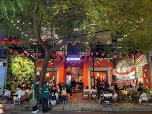 cho thuê nhà mặt phố trần duy hưng, cầu giấy, diện tích 200m2, mặt tiền 9m phù hợp cafe, nhà hàng