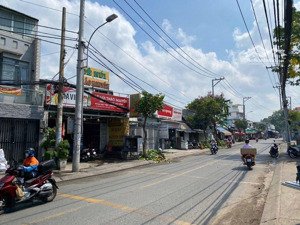 mặt tiền kinh doanh ngày đêm đường ngô chí quốc