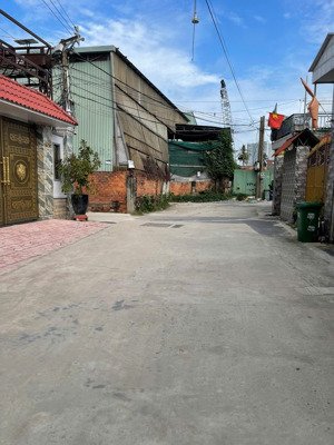 nhà phố đường xe hơi thông, cách mt quốc lộ 13 50m, liền kề the emerald 68, sổ riêng