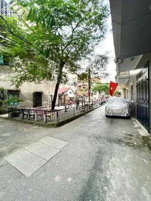 Nhà cấp 4 kinh doanh Văn Chương - mặt chợ - gần hồ - đường ô tô.