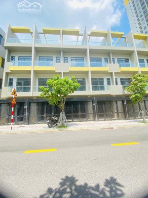 nhà 1 trệt 2 lầu, st, mặt tiền kinh doanh 20m