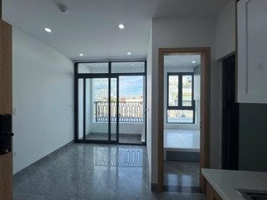 cho thuê căn 2 ngủ 1 khách ở yên hoà,cầu giấy. có ban công, máy giặt riêng