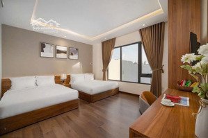 bán khách sạn 6 tầng đường phạm thiều, sát phạm văn đồng 400 tr tháng