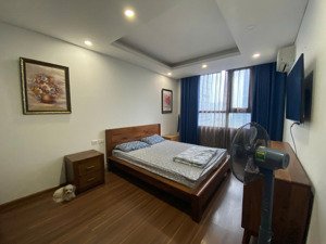 cần cho thuê căn 2 ngủ 2 vệ sinh toàn lạc hồng n01-t5