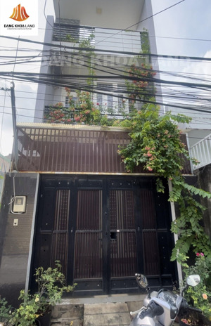 777hbc - nhà 1 trệt , 1 lầu , 1 tum , nhà xây kiên cố ,hẻm xe hơi