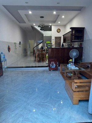 bán nhà 1 trệt 1 lầu hẻm nguyễn thanh đằng, phước hiệp, tp bà rịa cũ nay là phường bà rịa, tp hcm