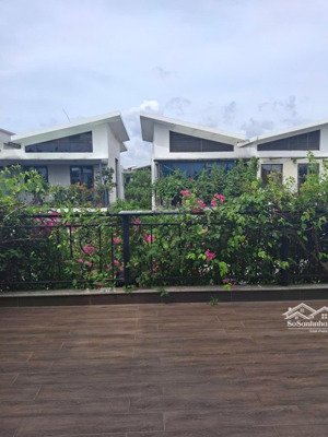 bán biệt thự sân vườn khu khai sơn long biên diện tích: 267m², 3 tầng nổi + 1 tầng hầm giá: 98 tỷ