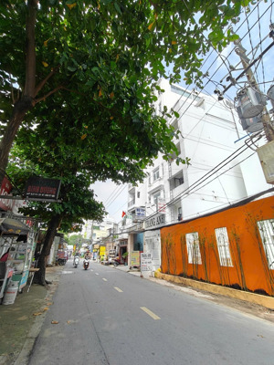 mtkd ngang 5m3 dài 14m. 5 tầng ngay lê đức thọ, p6, gv. giá cực tốt nhỉnh 11 tỷ. tin thật 100%