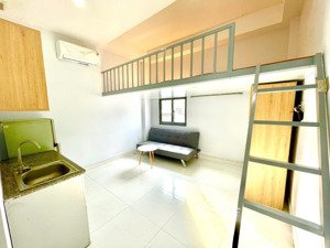 cho thuê phòng q10 hoà hưng gần vạn hạnh mall - đh kinh tế tphcm có gác 25m2 full nội thất