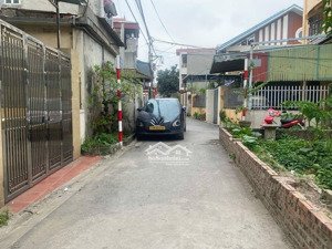 hiếm - siêu phẩm - phân lô - ô tô đỗ cổng